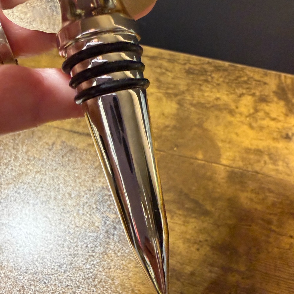 Lead Crystal Letter “I” Wine Stopper - Picture 4 of 4